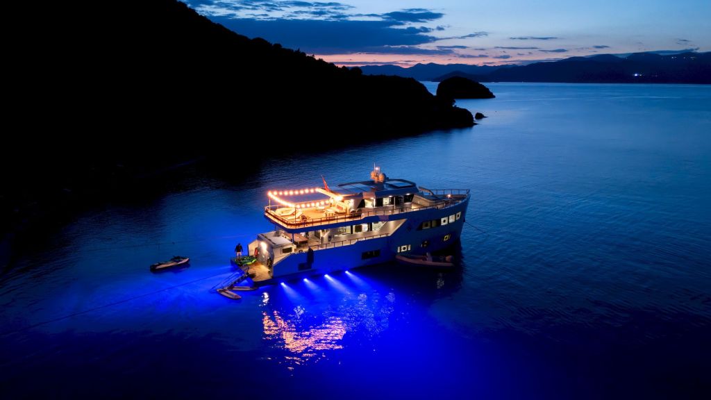 Neo Motoryacht Trawler (92)