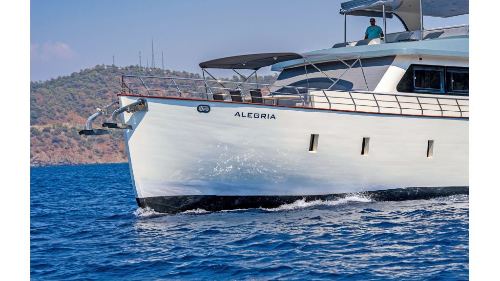 Alegria motor yacht (1)