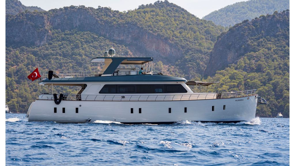Alegria motor yacht (3)