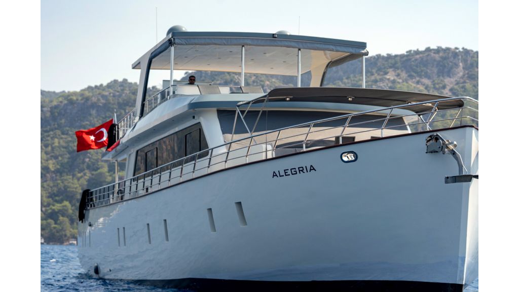 Alegria motor yacht (6)