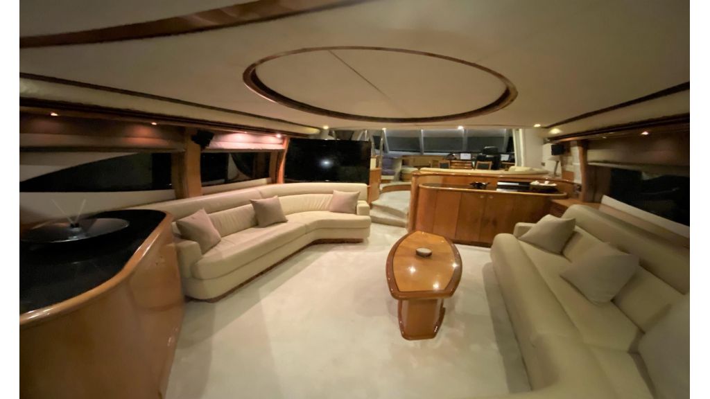 Vogue-motor-yacht-charter (7)-master-2