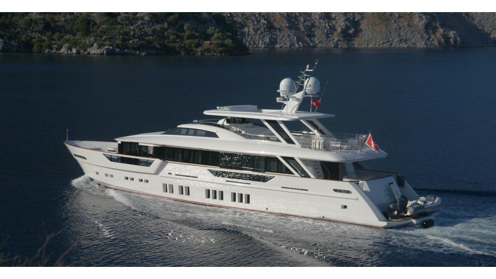 rem-motor-yacht (25)