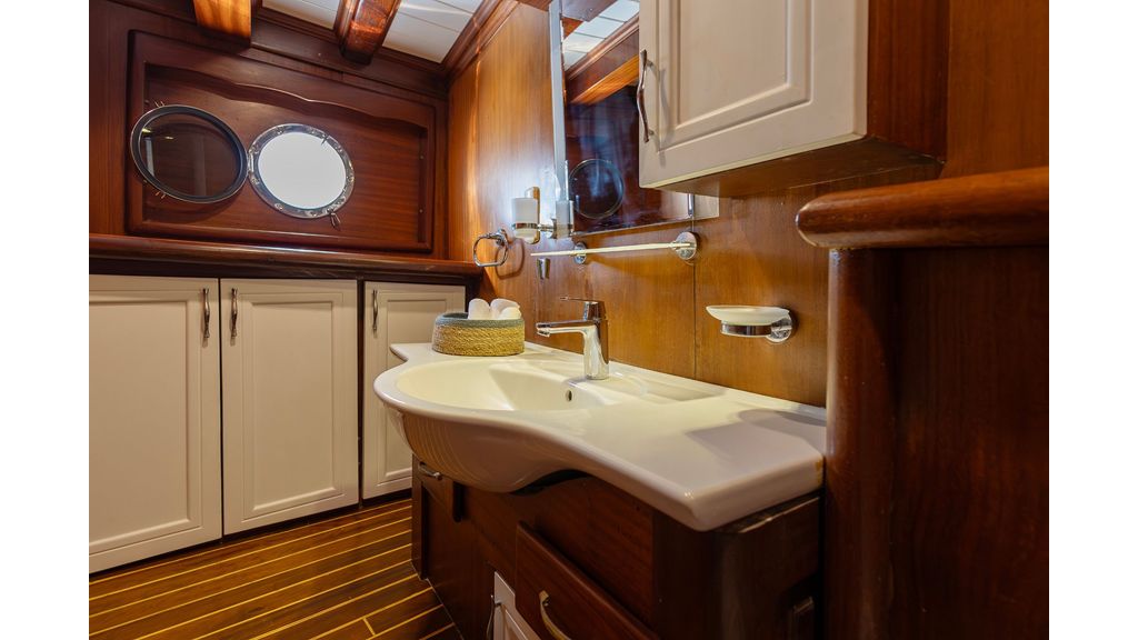 Gulet A. Candan(024)