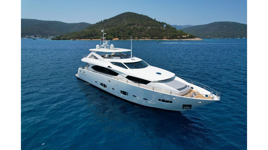 Sunseeker-98ft motor-yacht-