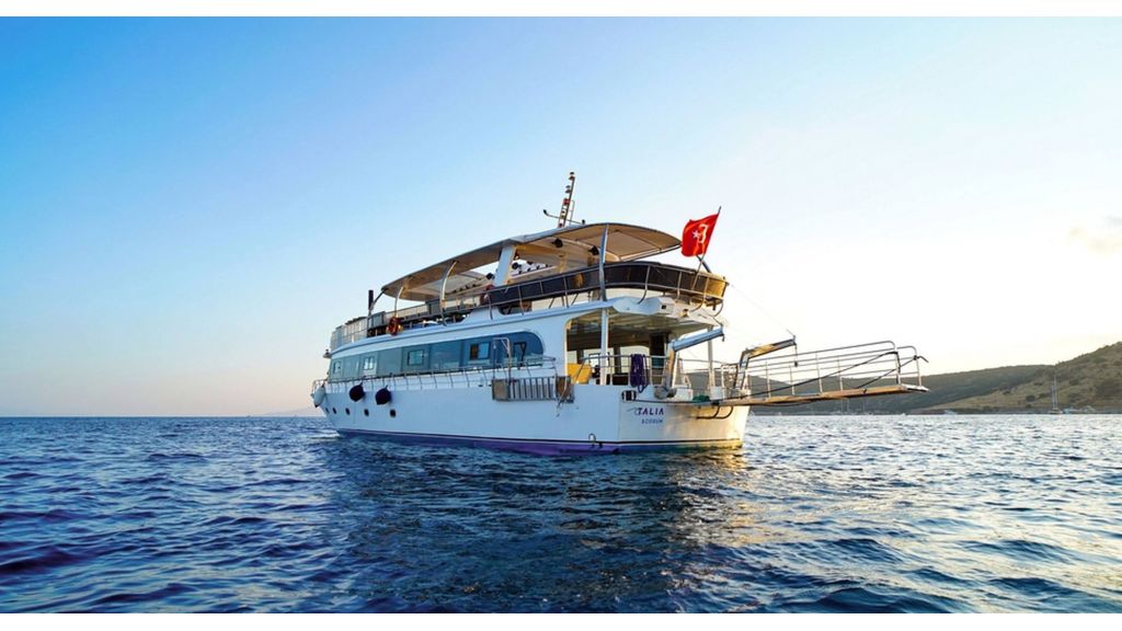 Talia Passenger Yacht (5)