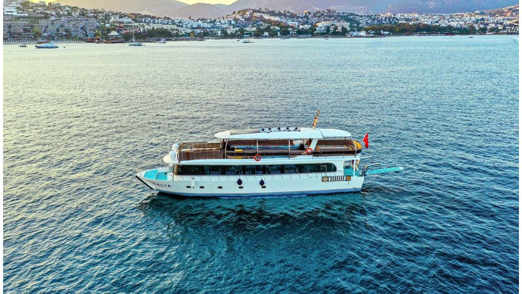 Talia Passenger Yacht (6)