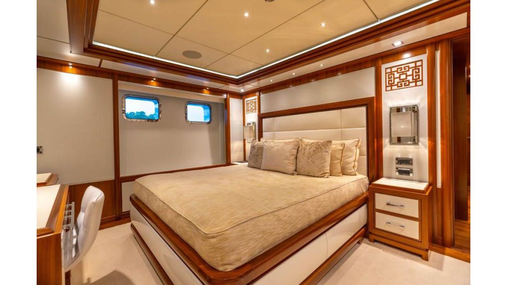 50m Displacement Motor Yacht (16)