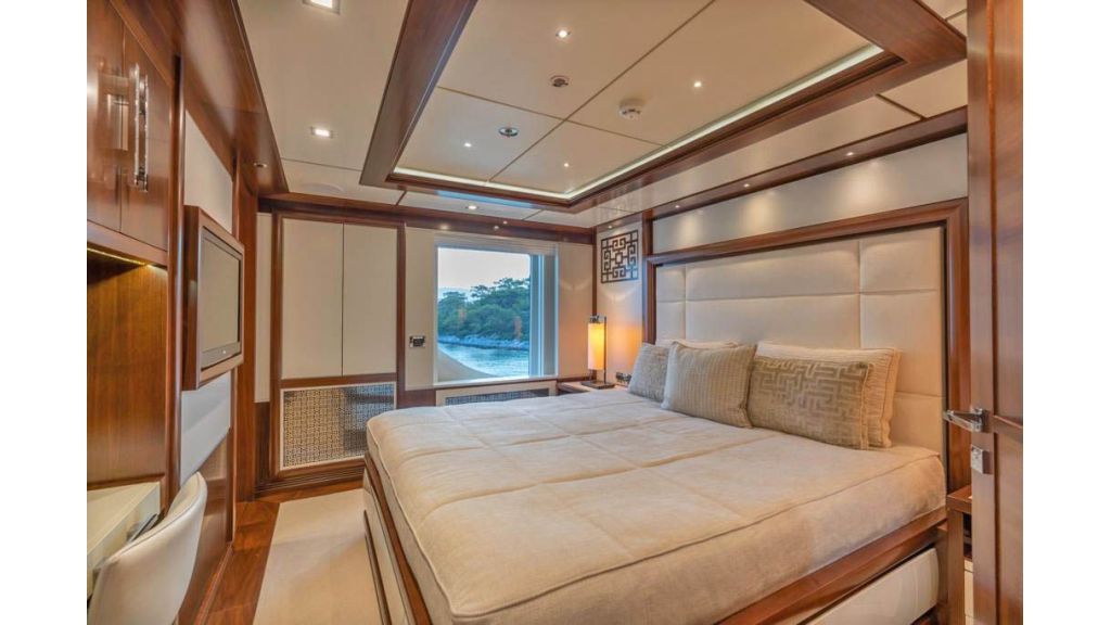 50m Displacement Motor Yacht (19)