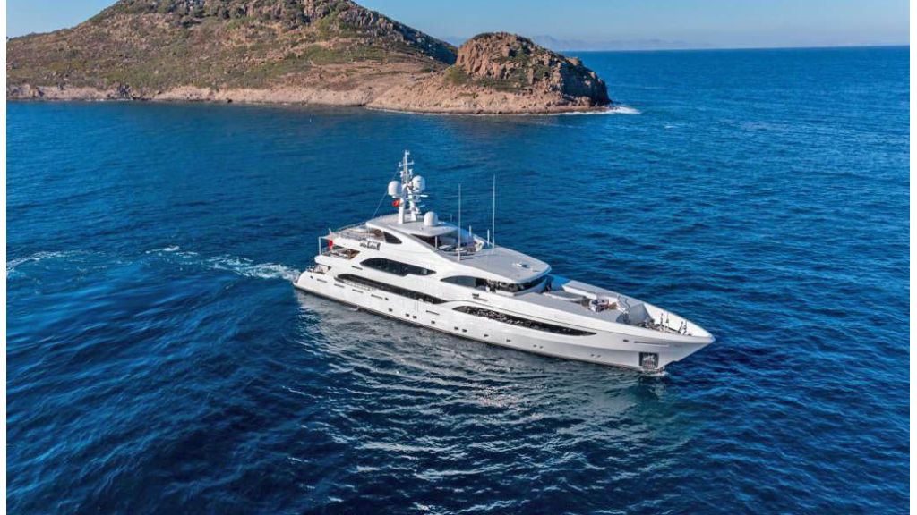 50m Displacement Motor Yacht (2)