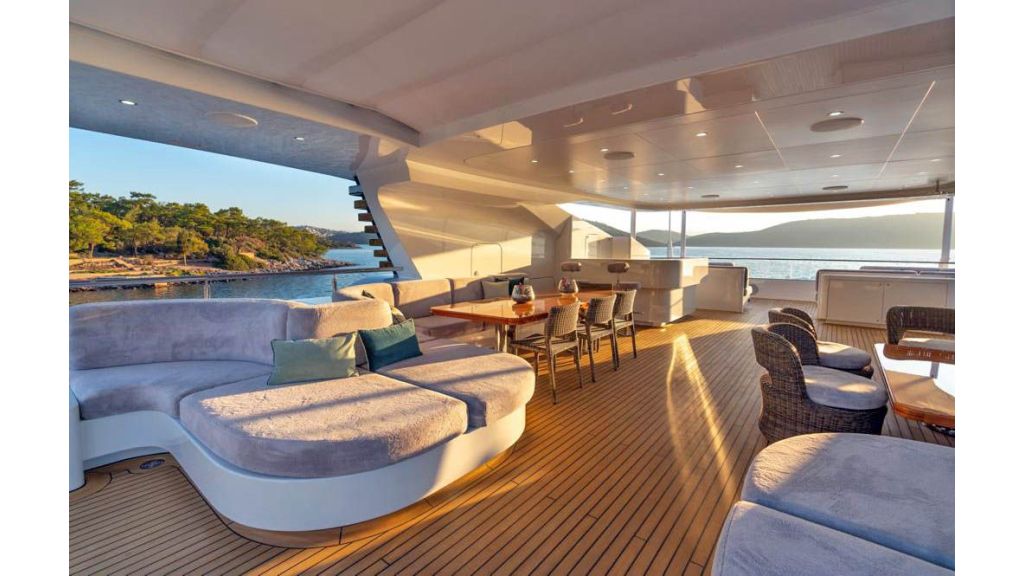 50m Displacement Motor Yacht (22)