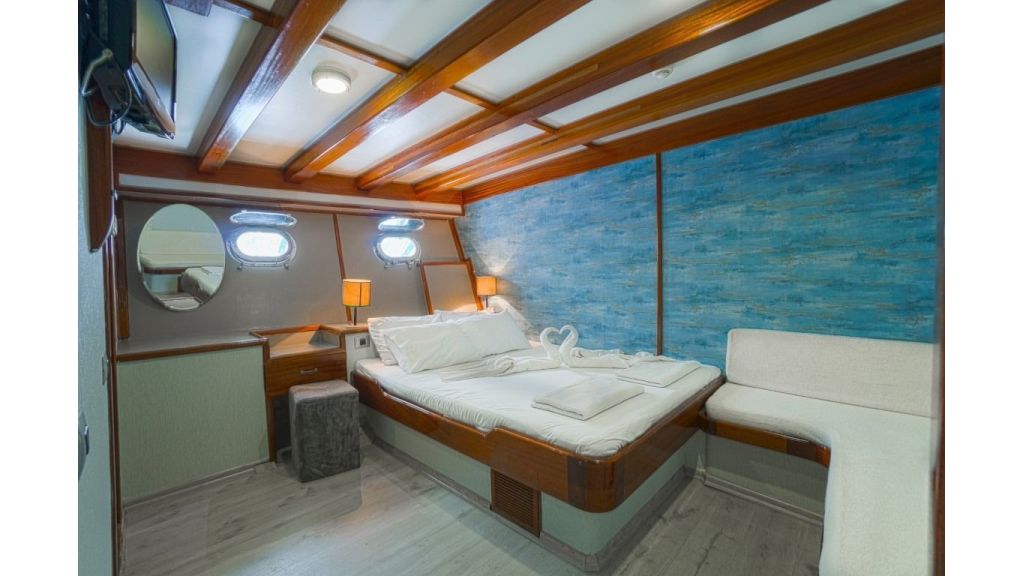 Passanger Yacht For Sale (1)
