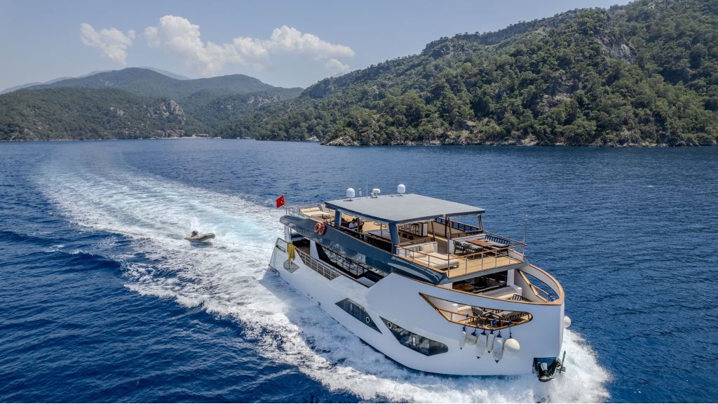 Nayk 3 Motor Yacht (0003)