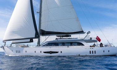 New Style Sailing Yacht (01)