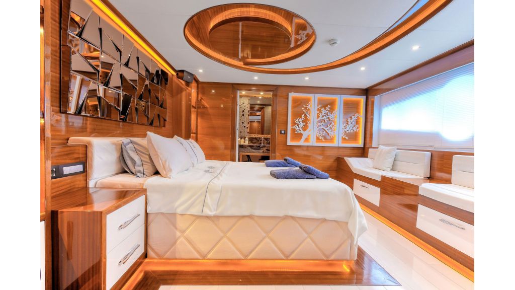 New Style Sailing Yacht (82)