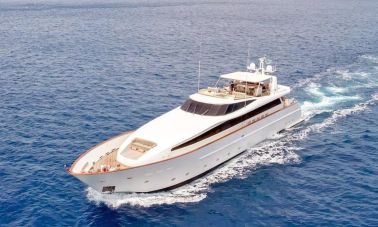 Aquila Motor Yacht