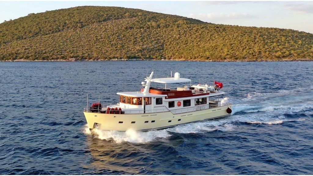 Dilnisin Motor Yacht charter
