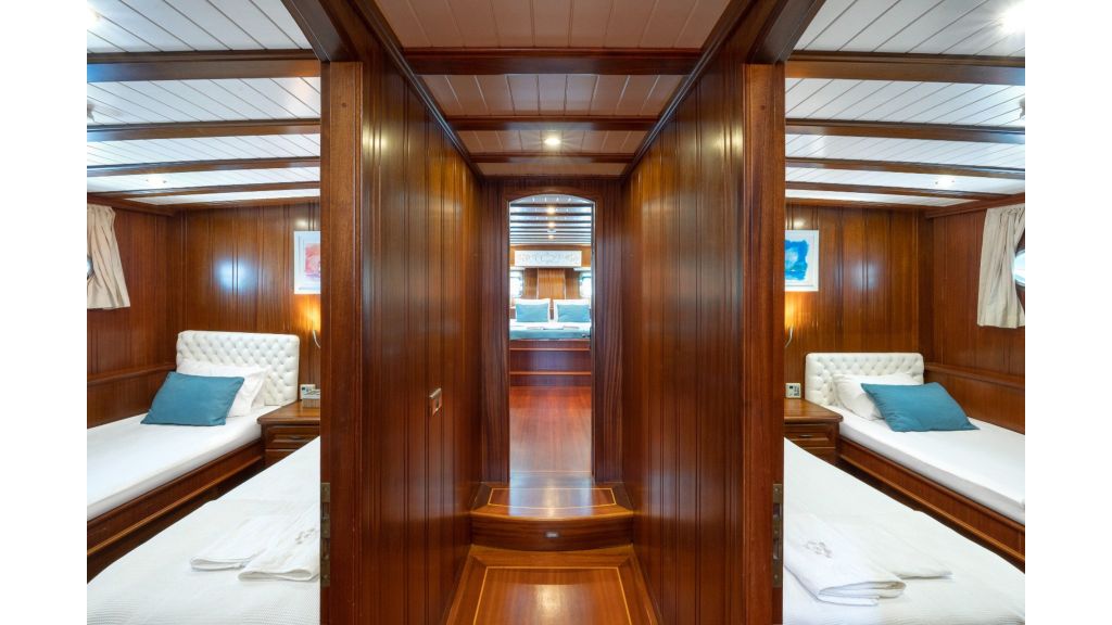 lorient Motor Yacht (025)