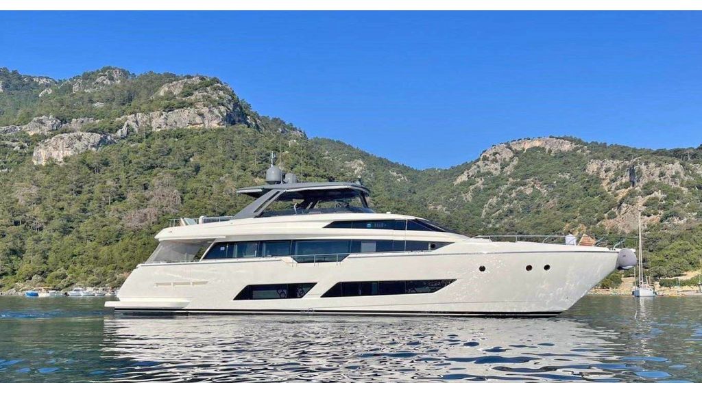 Shero Motor Yacht charter