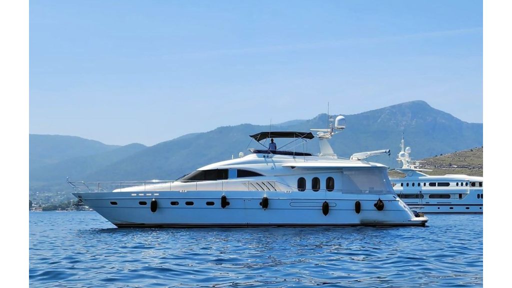 The Pearl Motor Yacht