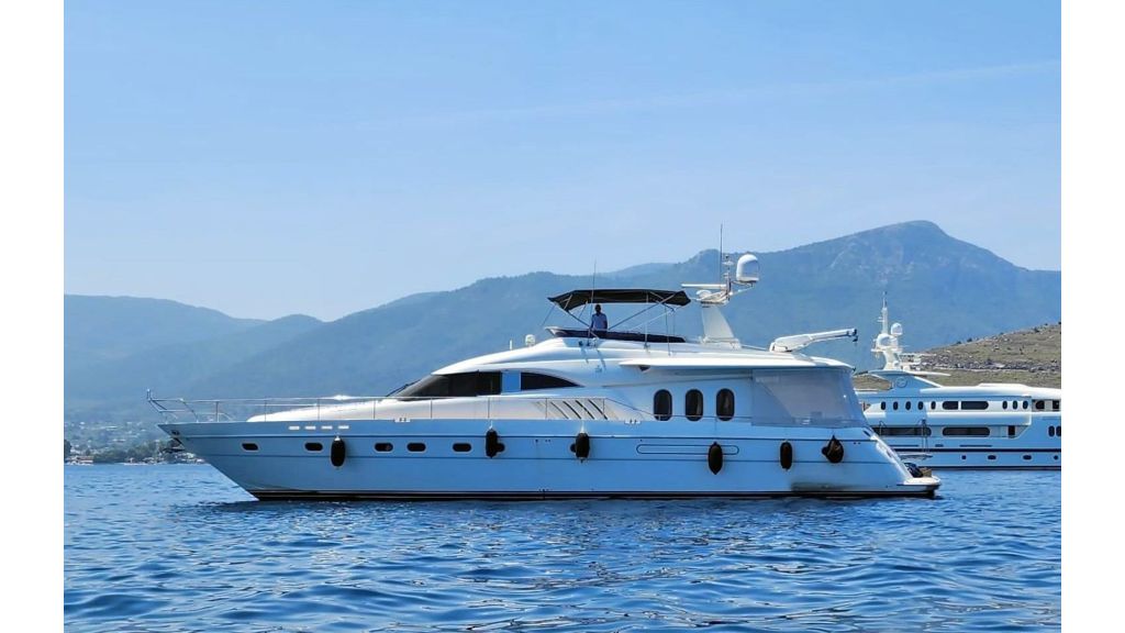 The Pearl Motor Yacht charter