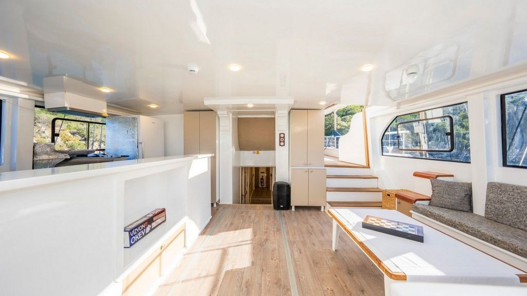 Holiday 5 (727) master