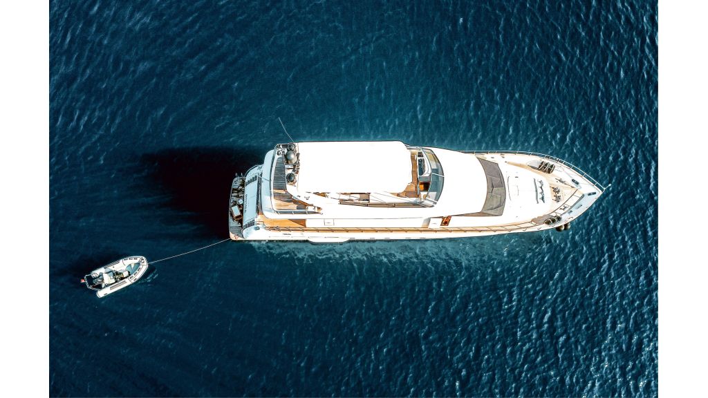 Leopard Motor Yacht (02)