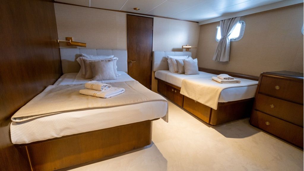 Mary Motor Yacht (56)