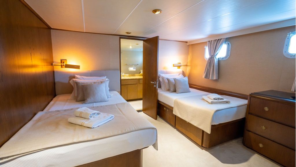 Mary Motor Yacht (63)