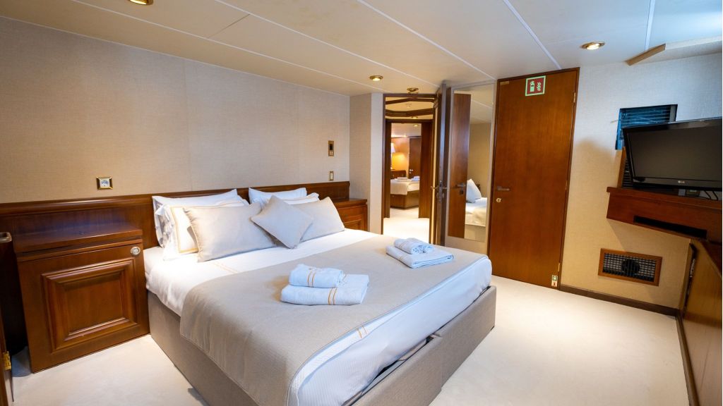 Mary Motor Yacht (66)