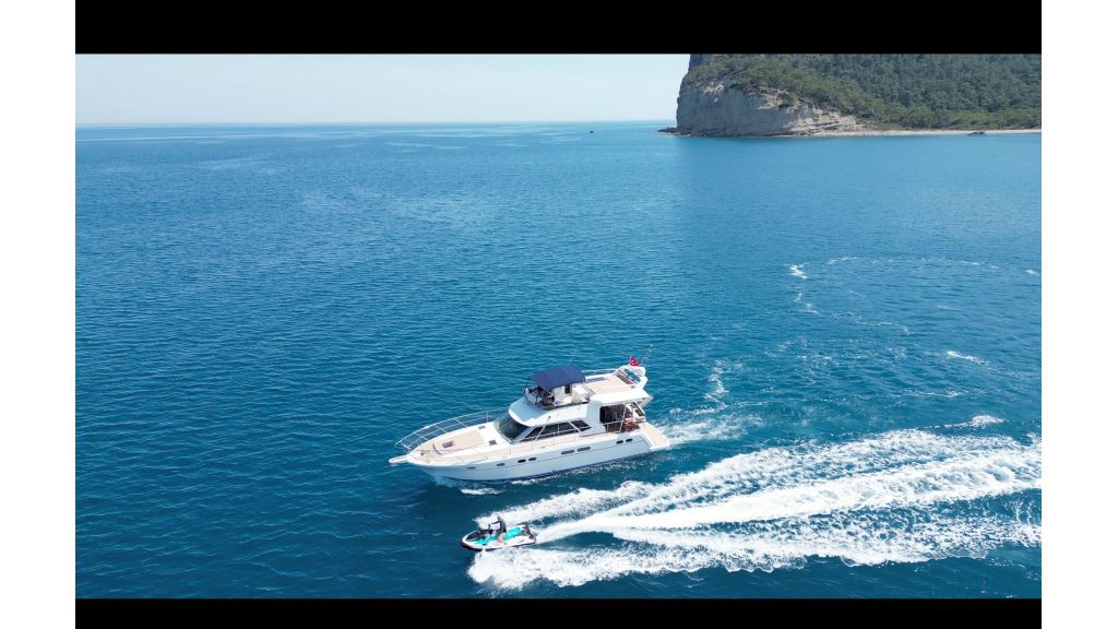 Searena Motor Yacht (03)