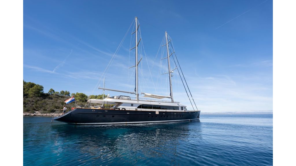 Luxury Sailing Yacht Dalmatino (05)