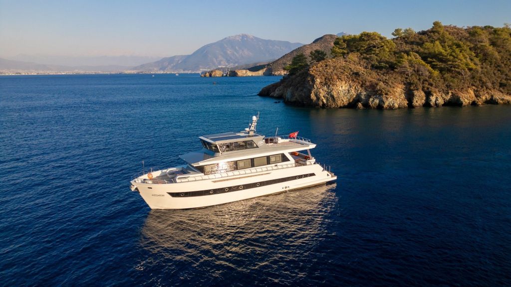 MotorYacht Alessandro (102) master