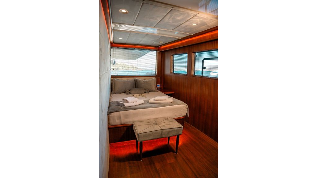 Oggusto Trawler (502)