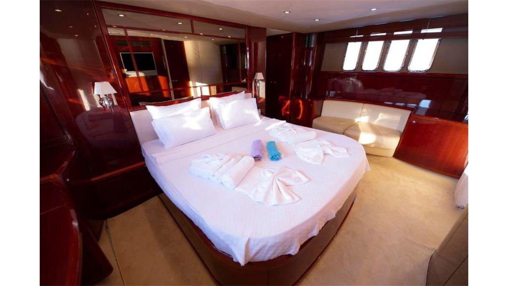 Bormus MotorYacht (002)