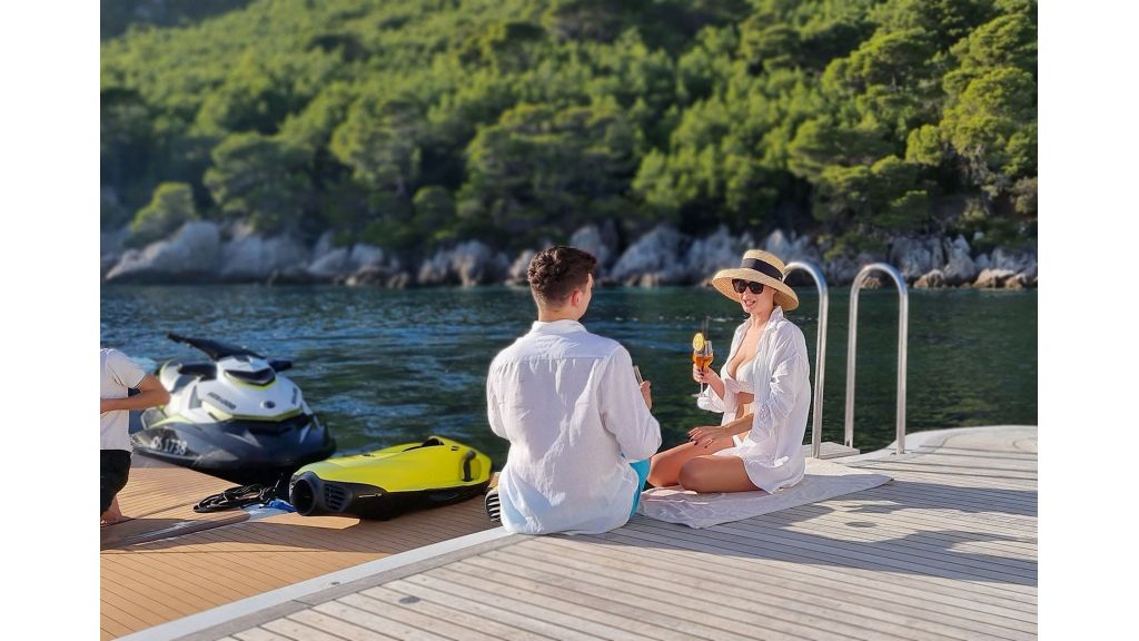 Black Swan (701) master