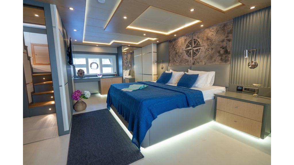 Lavin Motor Yacht (004)