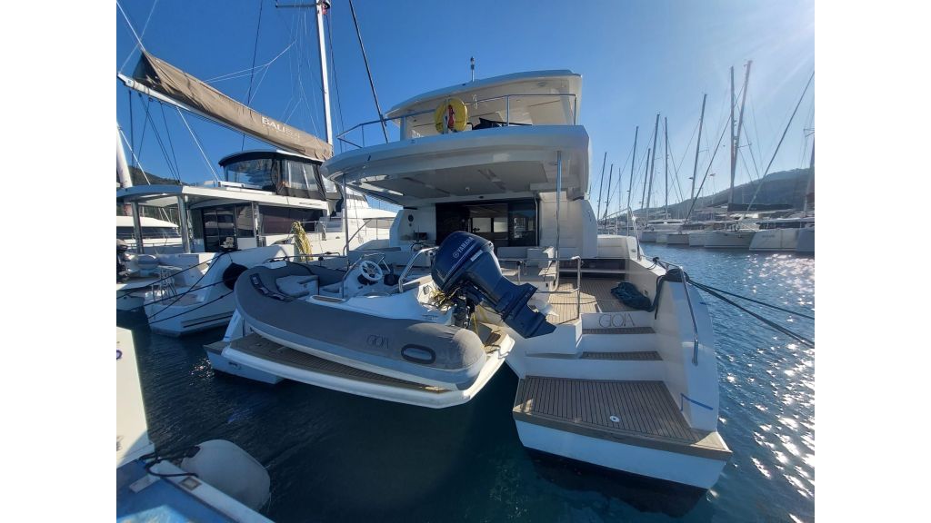 Leopard 53 Power Catamaran (05)