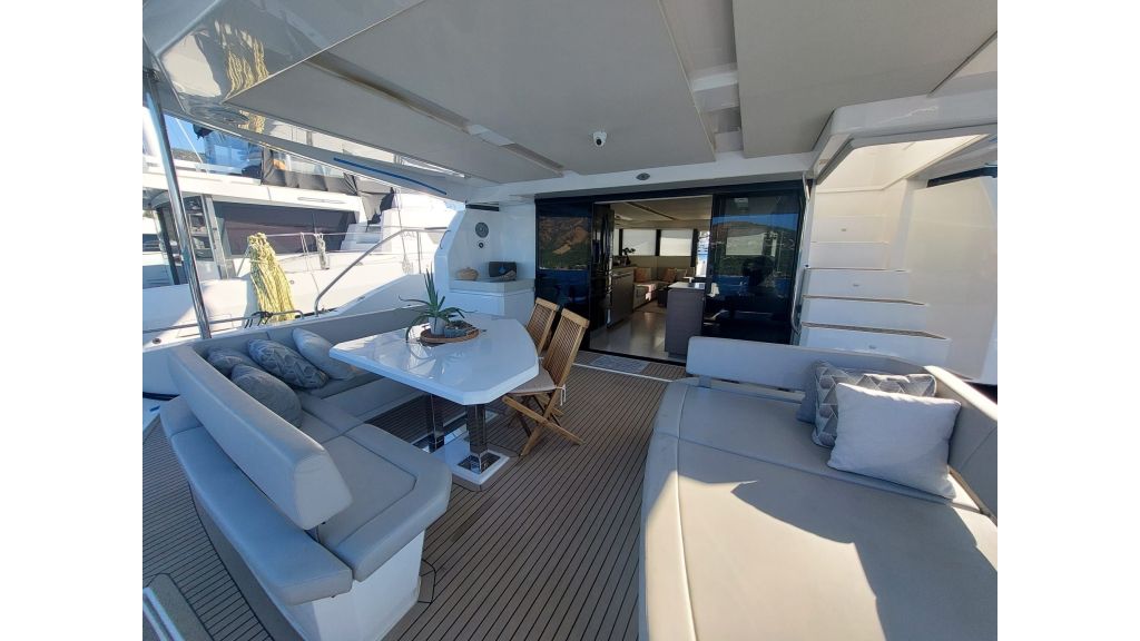 Leopard 53 Power Catamaran (07)