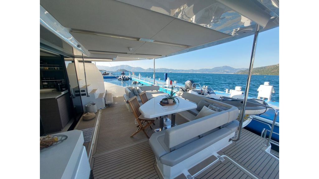 Leopard 53 Power Catamaran (11)