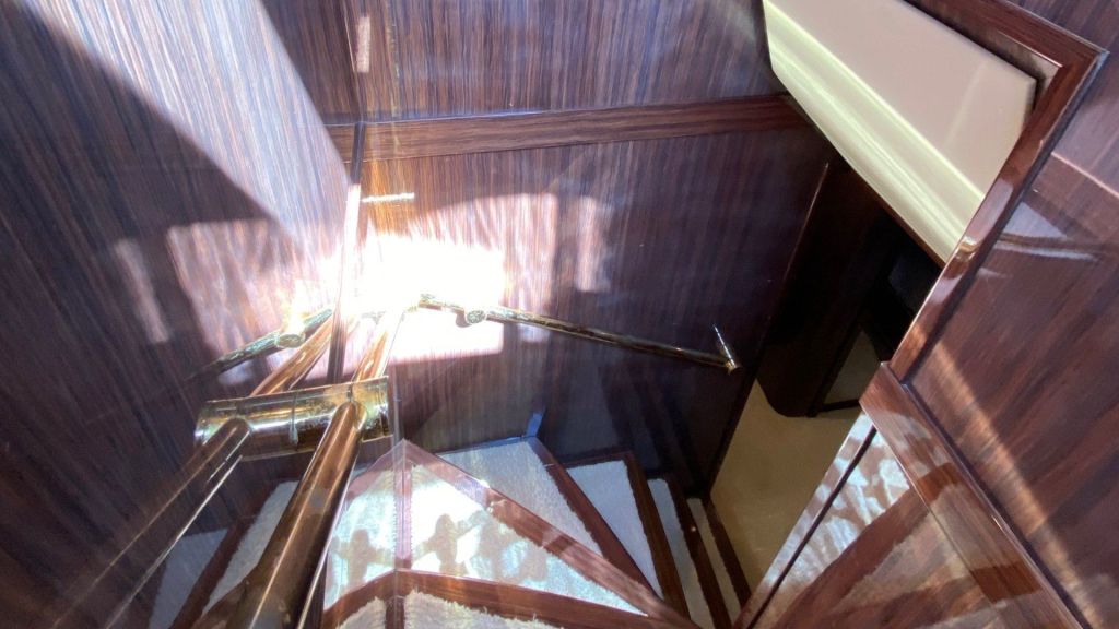 White Pearl Leopard 105 (013)