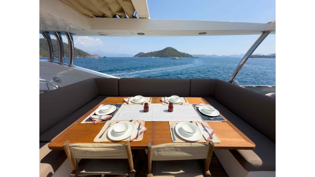 Sunseeker 80 gocek daily charter (007)