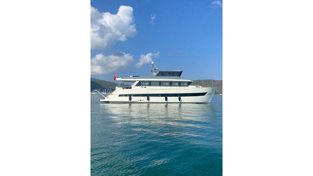 4 Cabin Custom Build Motoryacht (033)