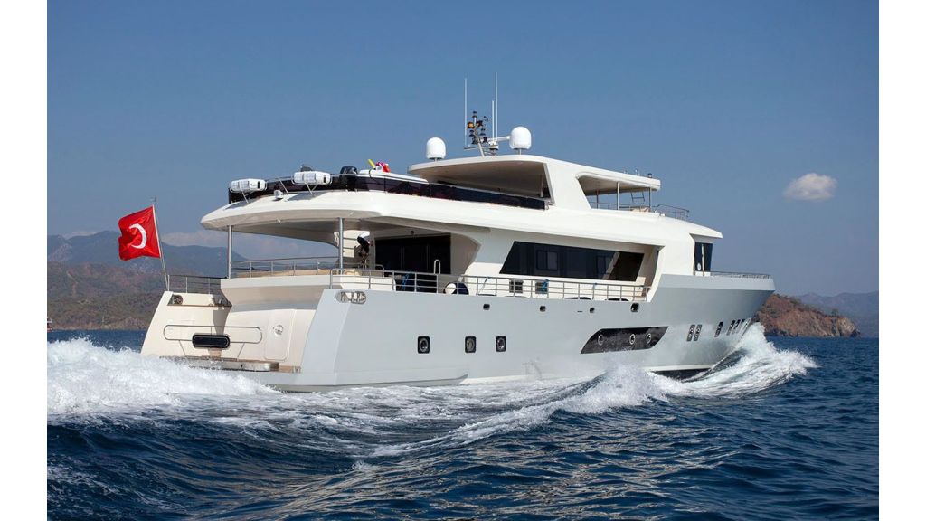 Custom Built Trawler (21)