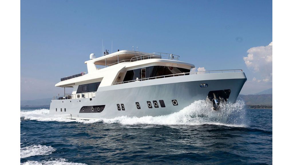 Custom Built Trawler (22)