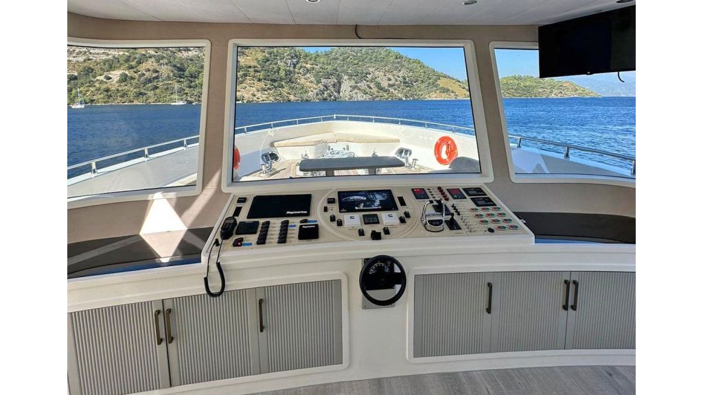 Custom Built Trawler (3)