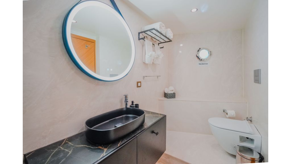 King Of The Sea (522)