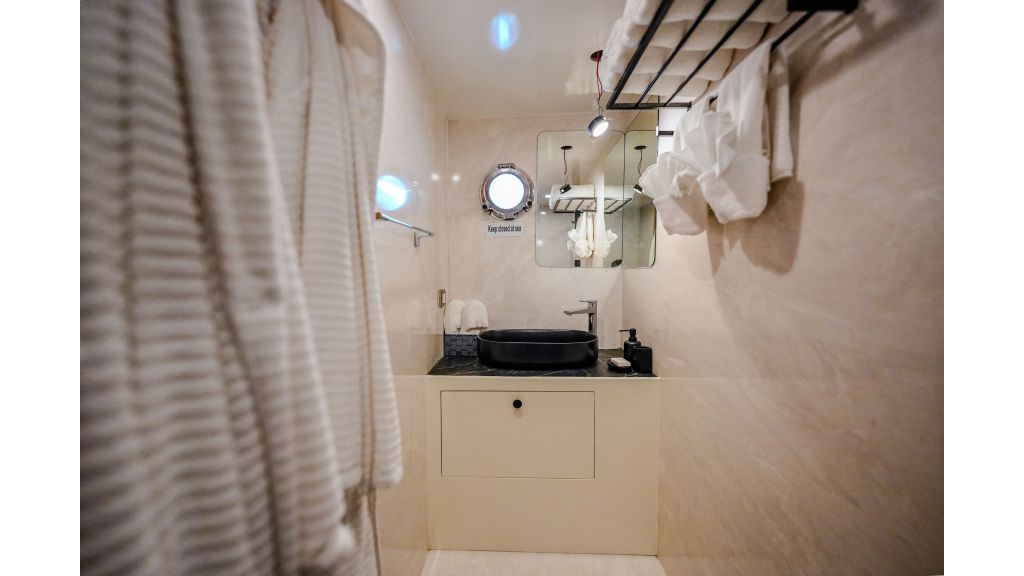 King Of The Sea (526)