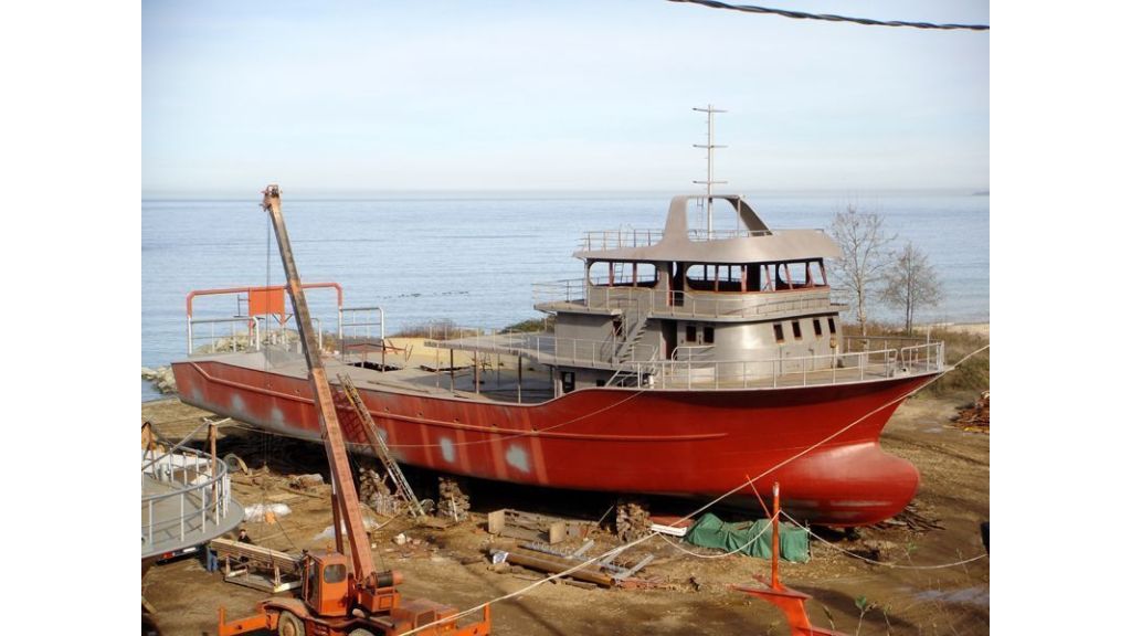 43m Fishing Trawler (027)