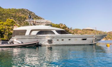 Meteor Motoryacht Fore sale 001 master