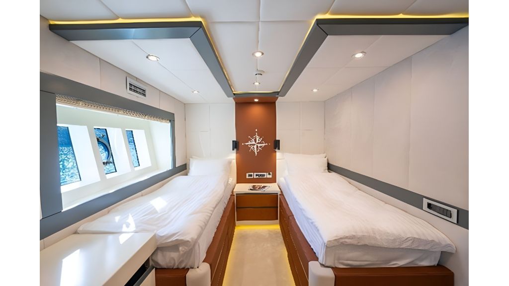 Motoryacht Alessandro, Motoryacht Alessandro, Snorkeling and Fishing Equipment: For those looking to explore the underwater world, Alessandro provides snorkeling gear